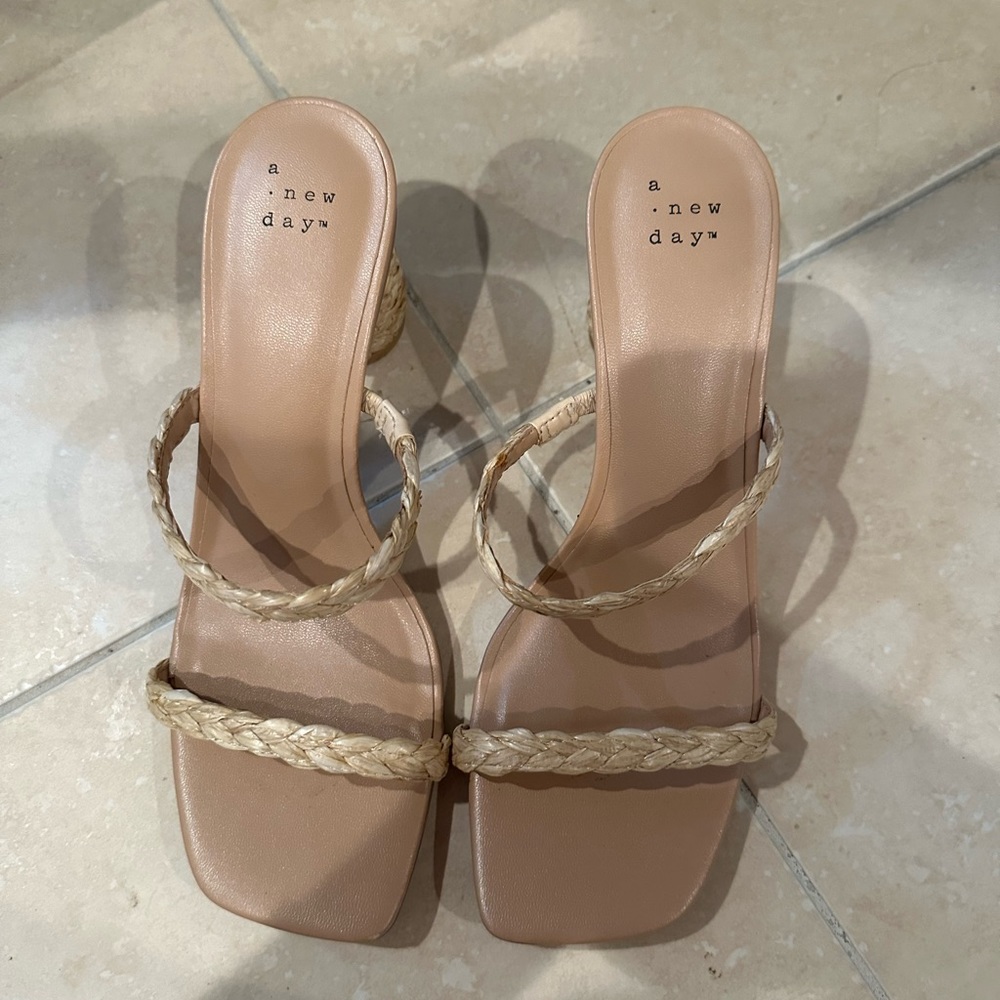 square toe heels